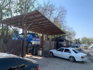 жер нарын: Жалал абадта автовокзалдын артында устакана подъёмниги менен бошоп