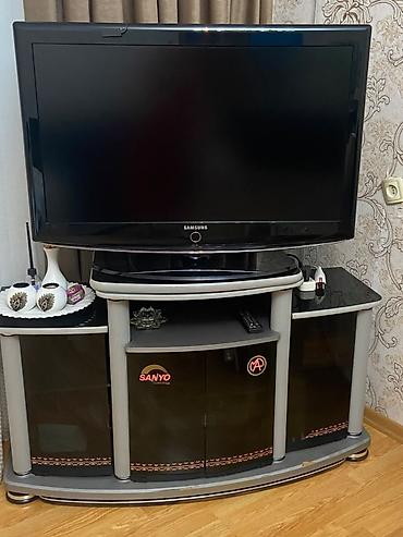 Samsung tv.Uzerinde televizor altligini hediyye edeceyik.Etrafli