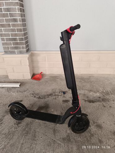 elektrikli scooter satisi: İşlənmiş Elektrik samokat ≤ 5", > 1000 Vt, 26 - 35 km/s, Ünvandan götürmə