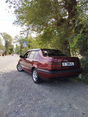 продаю или меняю на квартиру: Volkswagen Jetta: 1994 г., 1.8 л, Механика, Газ, Седан