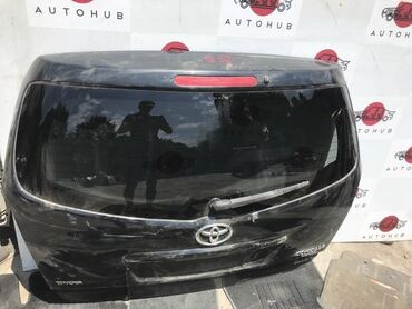 Подкрылки: Крышка багажника Toyota