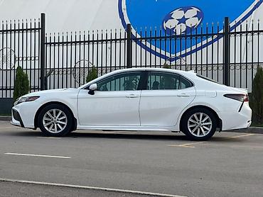 Toyota: Toyota Camry: 2022 г., 2.5 л, Вариатор, Гибрид, Седан — 5