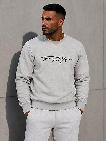 tech fleece sivi: Muški duks Tommy Hilfiger – siva boja
Xxl
1700
Din — 2