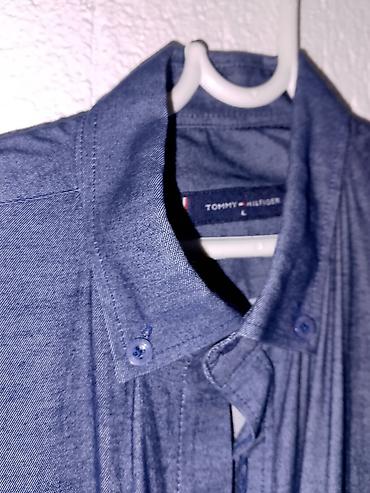 Košulje: Muške košulje – veličina L (2 komada) Svaka košulja po 800dinara 1) — 24