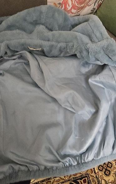 xez derililer: LIANG.KELA markalı xəz effektli kapüşonlu jaket - Rəng: açıq mavi - — 2