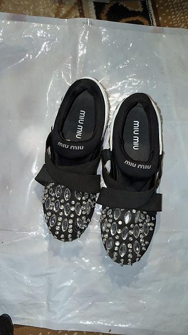 Босоножки, сандалии, шлепанцы: Женская обувь — два варианта. 1) Сандалии с декором - Размеры: 37 и — 15