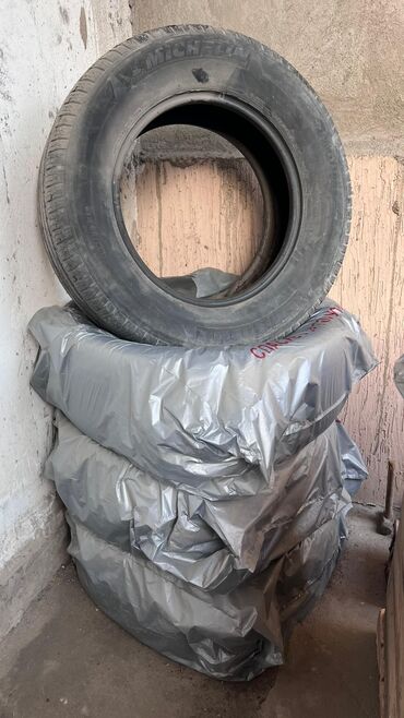 грязивые шины: Шины 285 / 60 / R 18, Лето, Б/у, Комплект, Легковые, Michelin