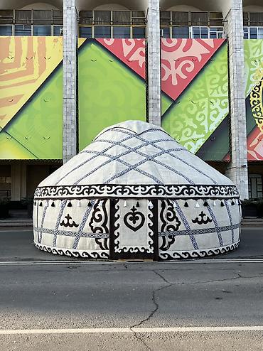 Аренда юрт: Аренда юрты, Каркас Деревянный, 85 баш, Стол, С полом, Казан — 4