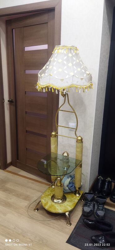 торшер со стеклянным абажуром: Красивый,винтажный напольный торшер(светильник), со стеклянным