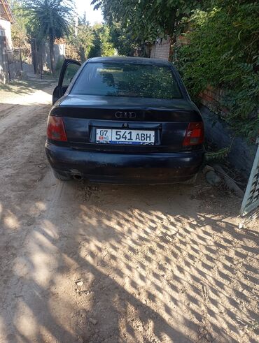 меняю на дом: Audi A4 (B5) седан, черный цвет. Кузов: - 4 двери, седан - Черные
