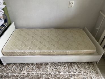 Кровати: Кровать, Б/у