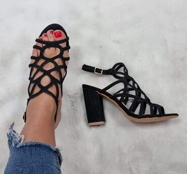 Sandale: 36-41 1700 — 14