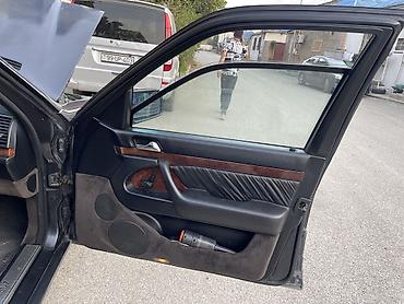 mersedes saat: Mercedes-Benz S600: 3.2 l | 1994 il Sedan — 9