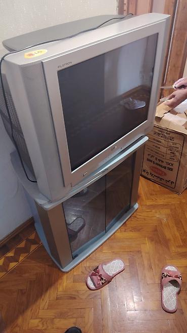 LG FLATRON Boyuk olcu kineskop televizor + orijinal şüşəli tv stendi