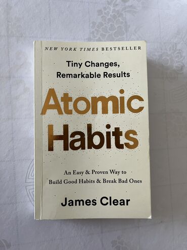 Саморазвитие и психология: Книга Джеймса Клир «Atomic Habits» (Атомные привычки) на английском