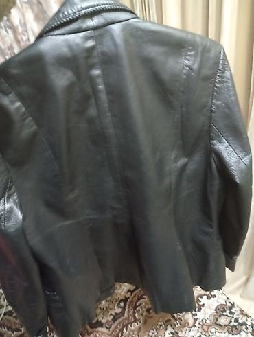 женский кожаный черный плащ: Пальто, Классика, Карманы накладные, 5XL — 4