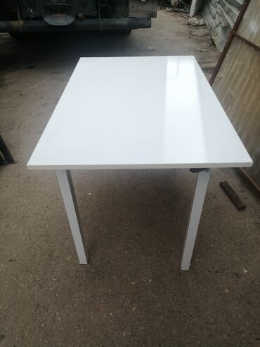 Masalar: Stullarin anbardan satişi var. Ölcülərə görə qiymət deyişir. Hər — 6