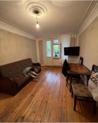 баку аренда квартир: Birləşmiş məhəllə,12 nom məktəb tərəfdə 2 otaqlı içi bəzi əşyaları ilə