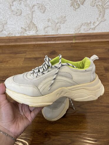 кроссовки зимние мужские: Продаю кроссовки DeFacto. 40 размер