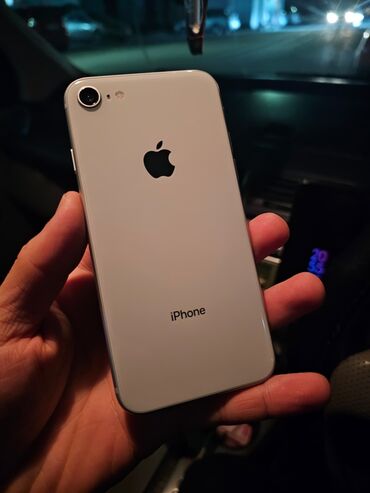 Apple iPhone: IPhone 8, Б/у, 64 ГБ, Белый, Чехол, 100 %