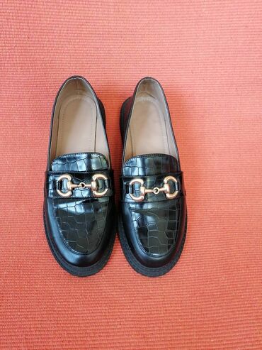 opposite beograd: Loafers, 39