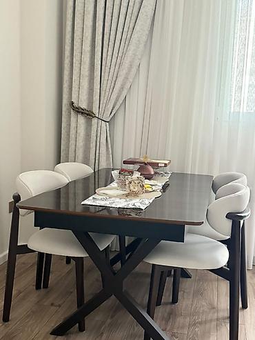 Qonaq otağı üçün, İşlənmiş, Dördbucaq masa, 6 stul lalafo.az -da Qonaq otağı üçün, İşlənmiş, Dördbucaq masa, 6 stul