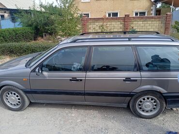 я ищу гольф 2: Volkswagen Passat: 1993 г., 2 л, Механика, Бензин