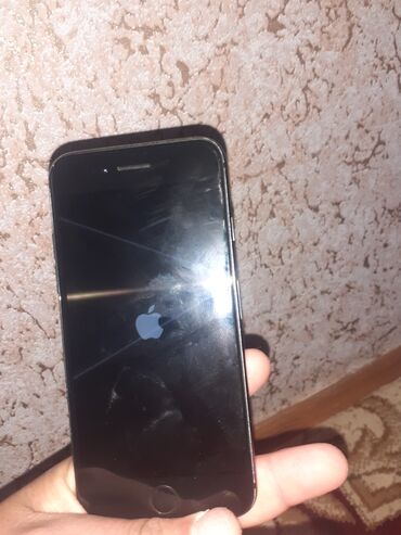 Apple iPhone: IPhone 7, 32 GB, Black Titanium, Barmaq izi, Face ID