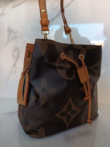 Torbe: Torbe 
Velike cena 4100din, manje po 3000din — 10