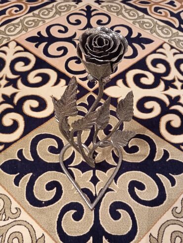 чехол для машине: Роза 🌹 из металла кованые, полимерная краска 1000сом