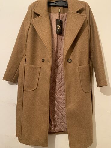 коричневое пальто: Новая
