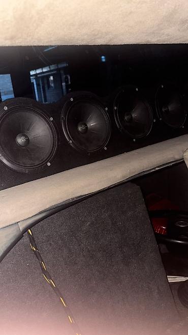 Колонки и сабвуферы: Avtomobil audio sistemi – tam komplekt Tərkib: - Pioneer baş blok — 4