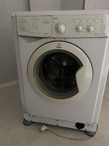 simfer 8631 sm: Indesit ön yükləməli paltaryuyan maşın - Yük tutumu: 6 kq - Enerji — 1