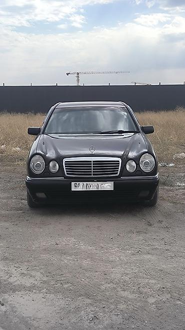 x class: Mercedes-Benz E-Class: 1998 г., 2.4 л, Механика, Бензин, Седан — 3