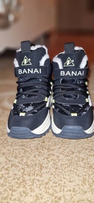 байкерские мужские ботинки: Satilir tezediusaqa zakaz vurulub balaca olub razmer 34 amma 33