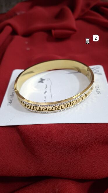 Bilərziklər: Qızılı rəngli, paslanmayan poladdan (STEEL) bəzək bilərziyi. Oval -da lalafo.az — 24 Bilərziklər: Qızılı rəngli, paslanmayan poladdan (STEEL) bəzək bilərziyi. Oval — 24