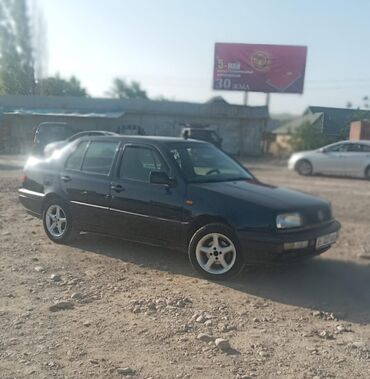 Volkswagen: Volkswagen Vento: 1996 г., 1.8 л, Механика, Бензин, Седан