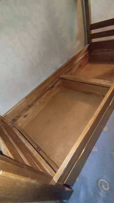 Двухъярусные кровати: Двухъярусная кровать, Б/у, С выкатной системой — 7