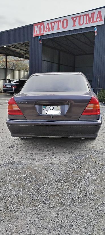 volkswagen polo 1: Mercedes-Benz C 280: 2.8 л | 1995 г. Седан — 7