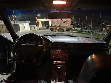 детский мопед на бензине: Mercedes-Benz W124: 1995 г., 4.2 л, Автомат, Бензин, Седан — 6
