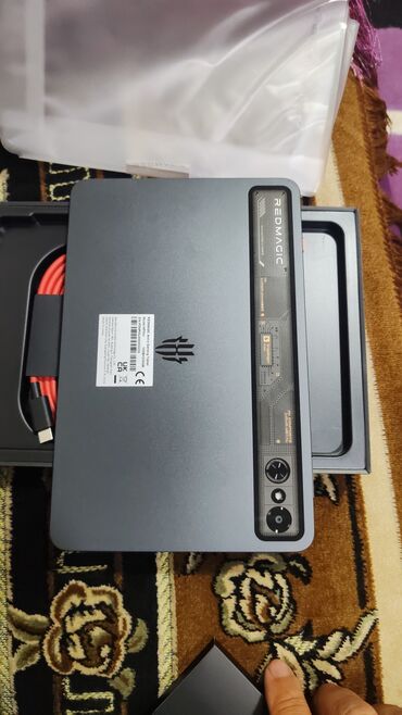 Digər planşetlər: REDMAGIC AİSRA Gaming Tablet - Ekran: İncə çərçivəli böyük displey — 7