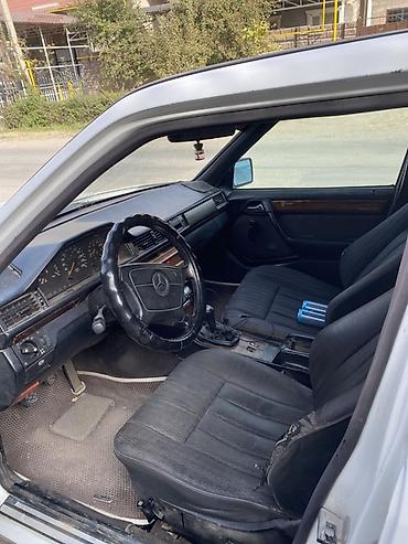 camry se: Mercedes-Benz W124: 1994 г., 2 л, Механика, Бензин, Седан — 5