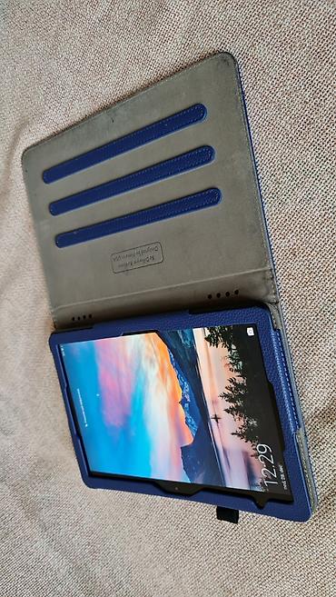 Tableti: Huawei MediaPad T5 10 sa futrolom/stand-om - Ekran: Full HD — 2