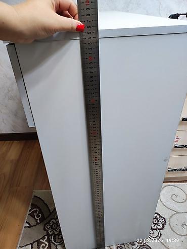 Маникюрные столы: Стол для визажиста замком Новый обсалютно можно с верху зеркала — 6