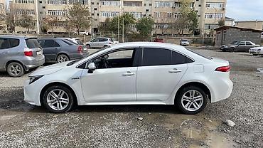 Toyota: Toyota Corolla: 2020 г., 1.8 л, Вариатор, Гибрид, Седан — 2