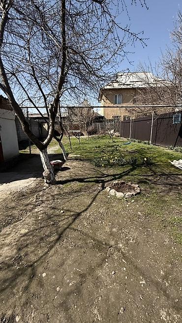 Продажа коттеджей и домов: Продаётся частный дом с огородом. -Район Старый толчок -Площадь — 14