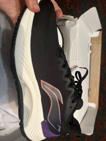Кроссовки и спортивная обувь: Продаю originally кроссовки от LI-NING Размер 38 Модель 🔥 качество 🔥