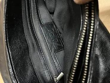 Modni rančevi: Crna ženska torba preko ramena - Materijal: veštačka koža (sjajan — 9