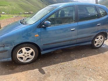Nissan Tino: 2002 г., 2.2 л, Кол менен иштөөчү, Дизель, Вэн/Минивэн — 3