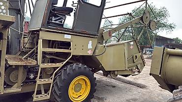 lalafo traktor: Кукурузоуборочный комбайн Fortschritt E 281 C - Самоходный — 4